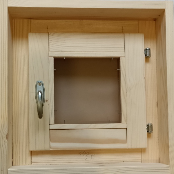 Окно деревянное с двойным остеклением Бронза 40*40 и коробкой-обогащением